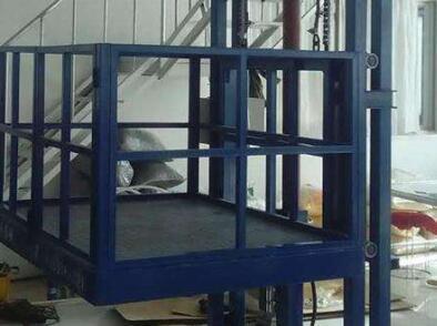 導軌式升降平臺怎樣操作呢？